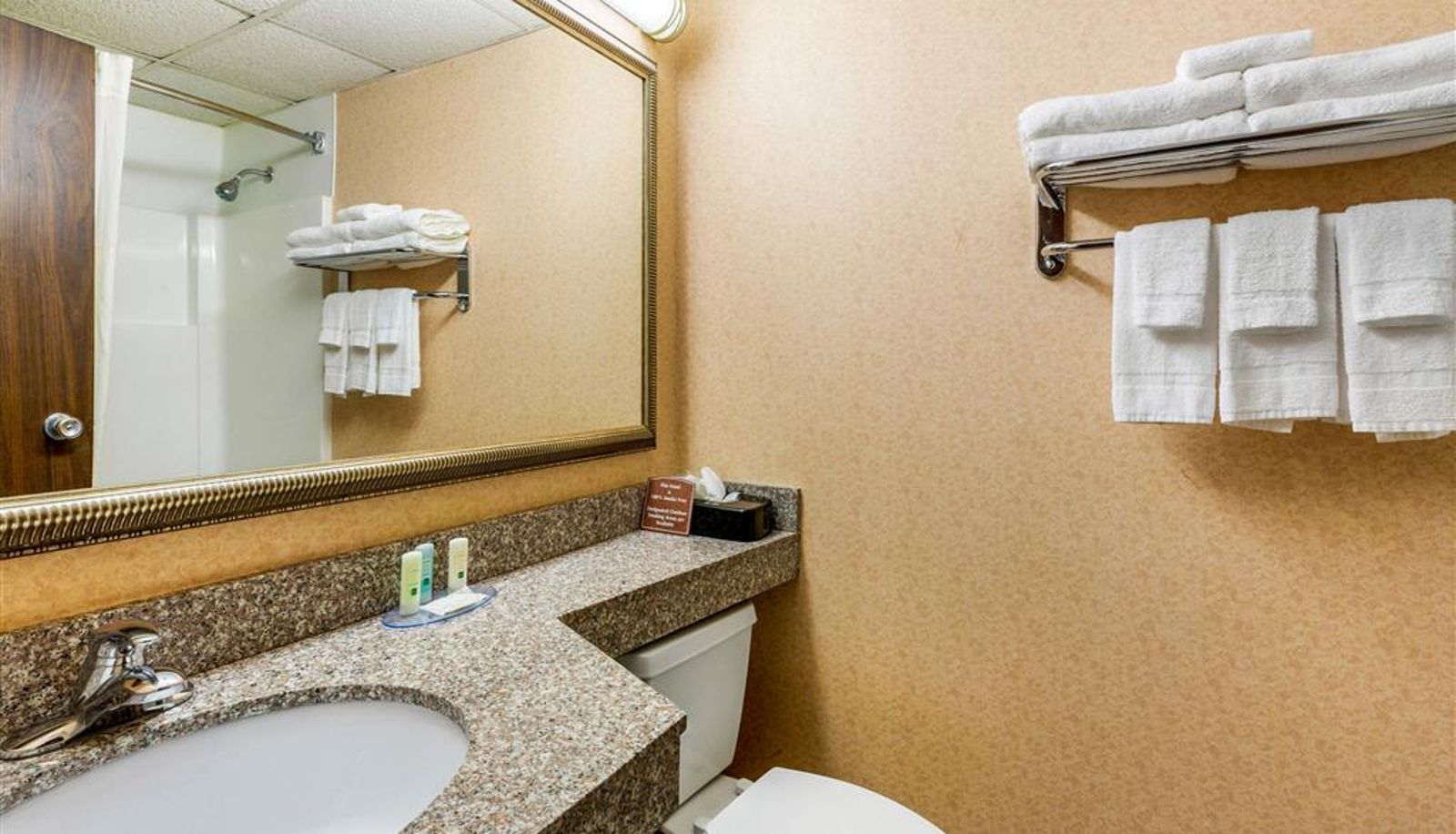 Zimmer - Quality Inn Old Saybrook - Westbrook