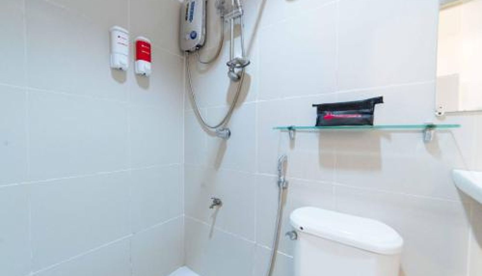 Bathroom - RedDoorz Plus near SM Lanang Davao