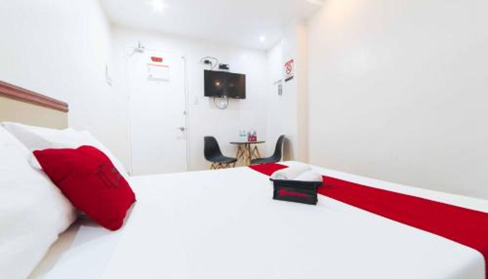 Room - RedDoorz Plus near SM Lanang Davao