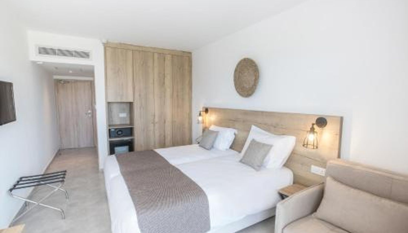 Info - Bohemian Gardens Hotel