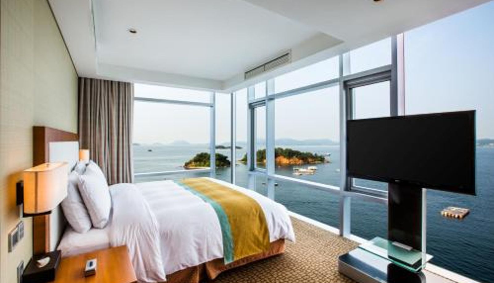 Room - Hidden Bay Hotel