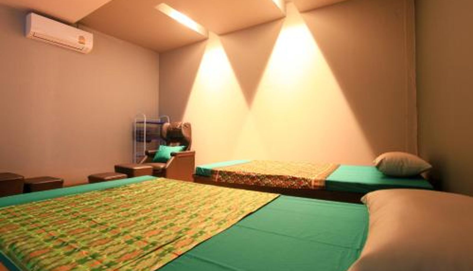 Zona de bienestar y gimnasio - The Glory Gold