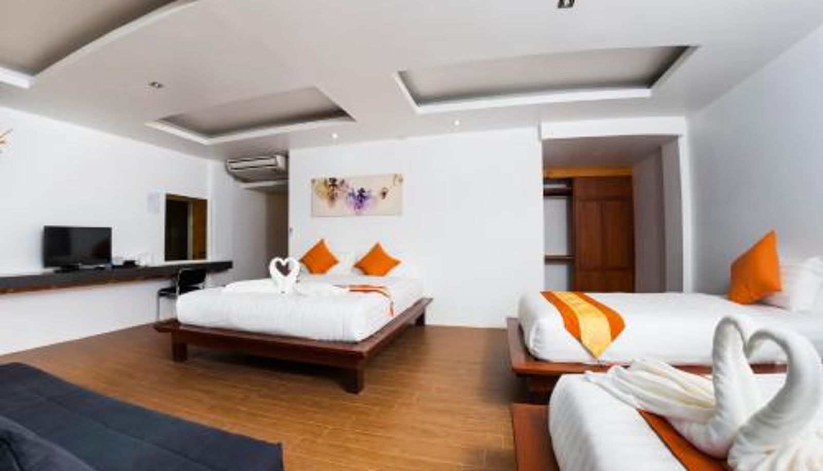 Room - Pranee Amata
