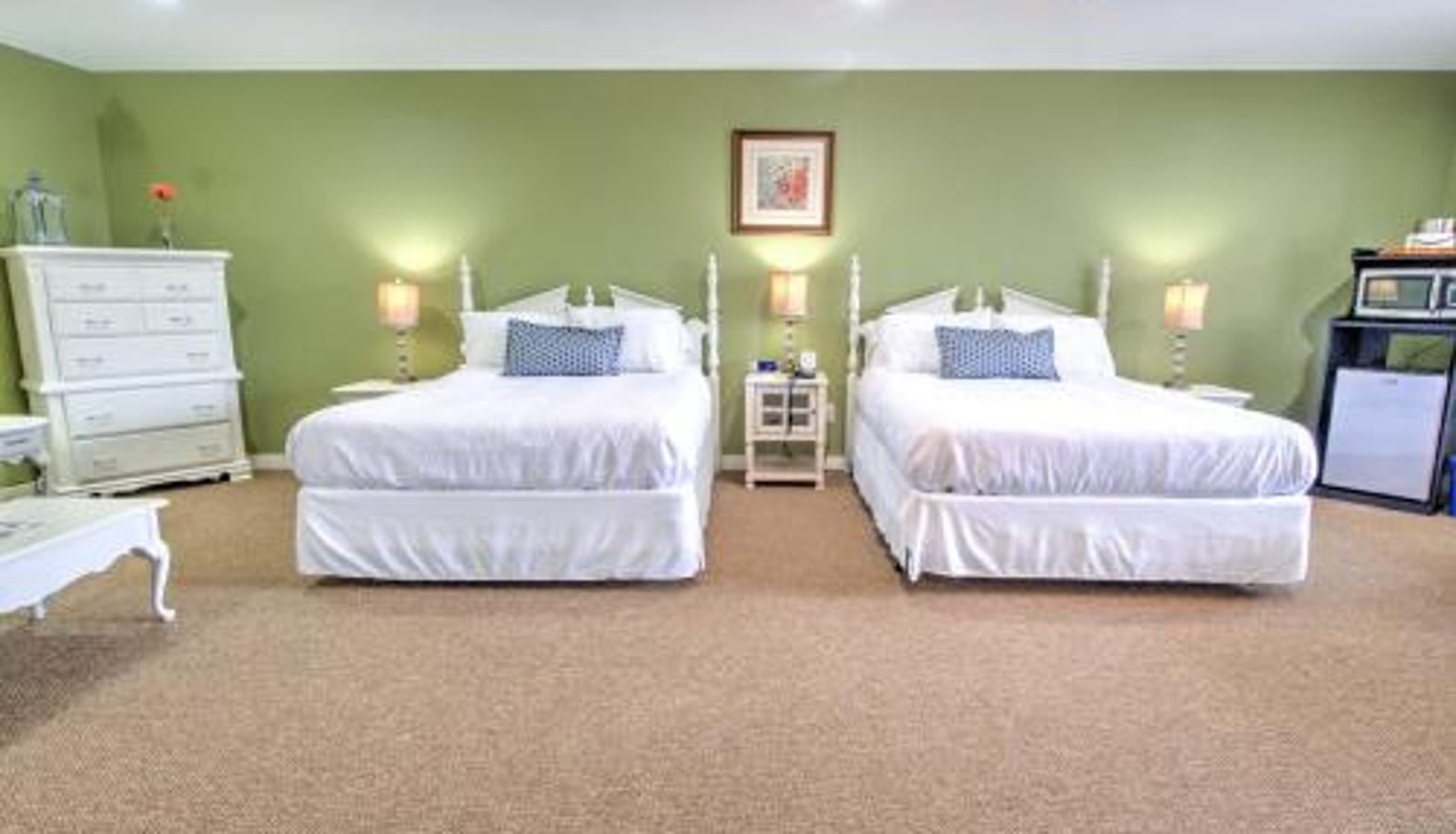 Zimmer - East Shore Lodging