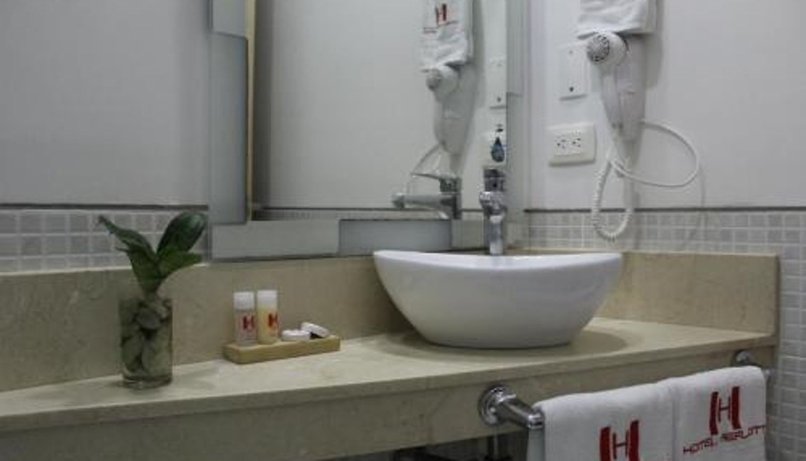 Dreibettzimmer - Hotel Merlott Lleras