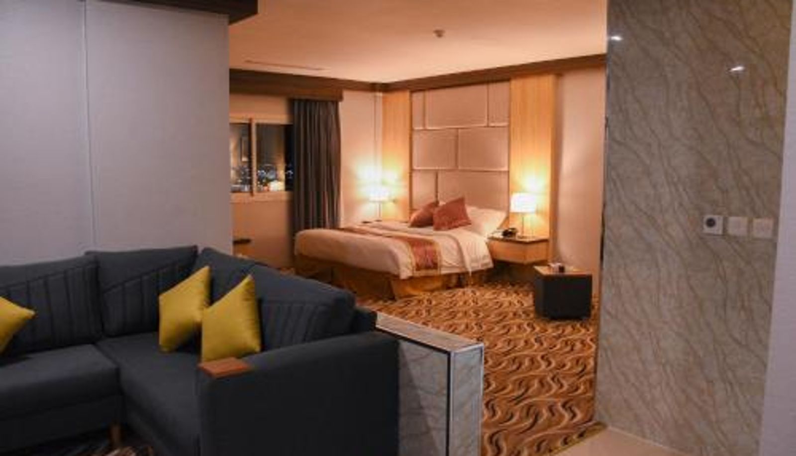Room - Florida Inn Hotel