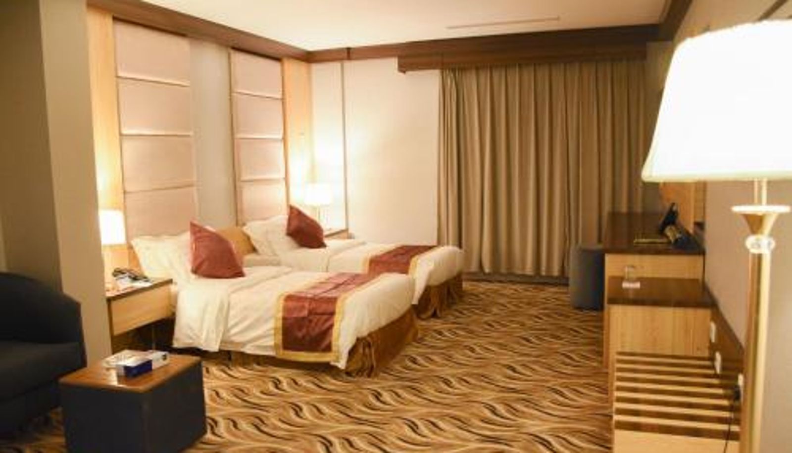 Room - Florida Inn Hotel