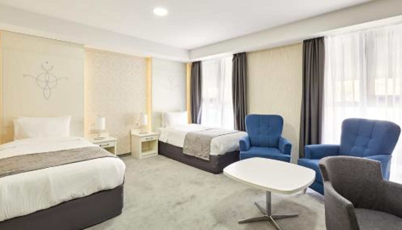 Room - Gallery Palace Hotel
