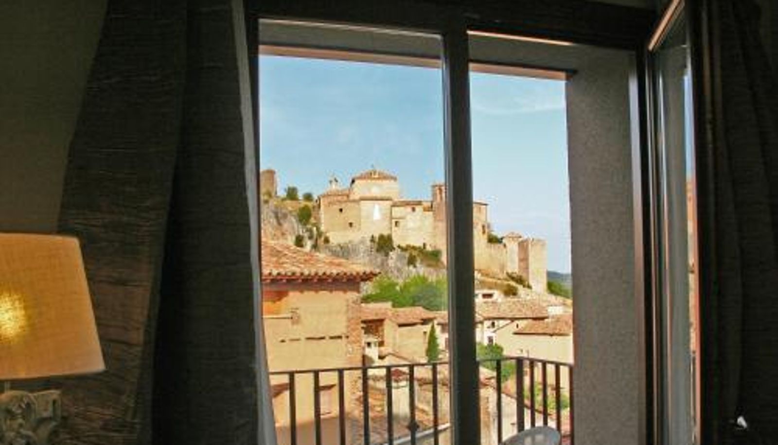 Room - Hotel Castillo de Alquézar