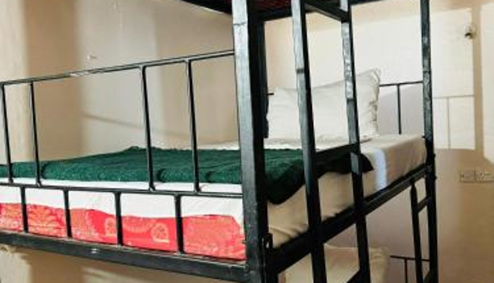 Driepersoonskamer - Arusha Backpackers Hotel