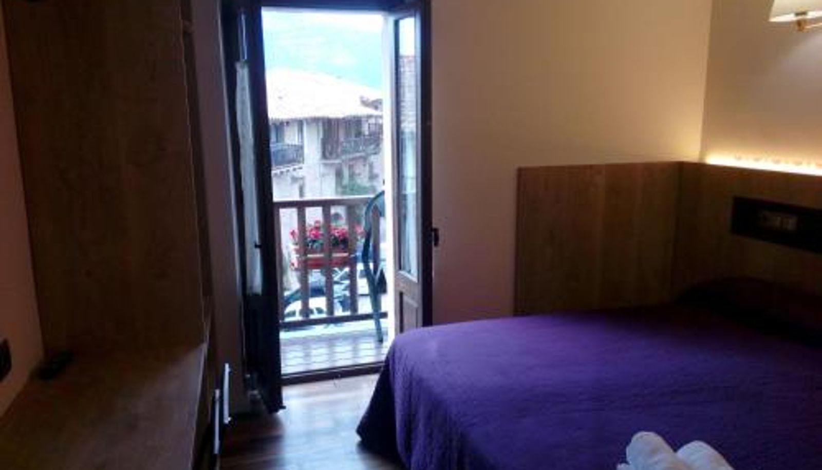 Zimmer - CAN MENCIÓ - Plaça Major