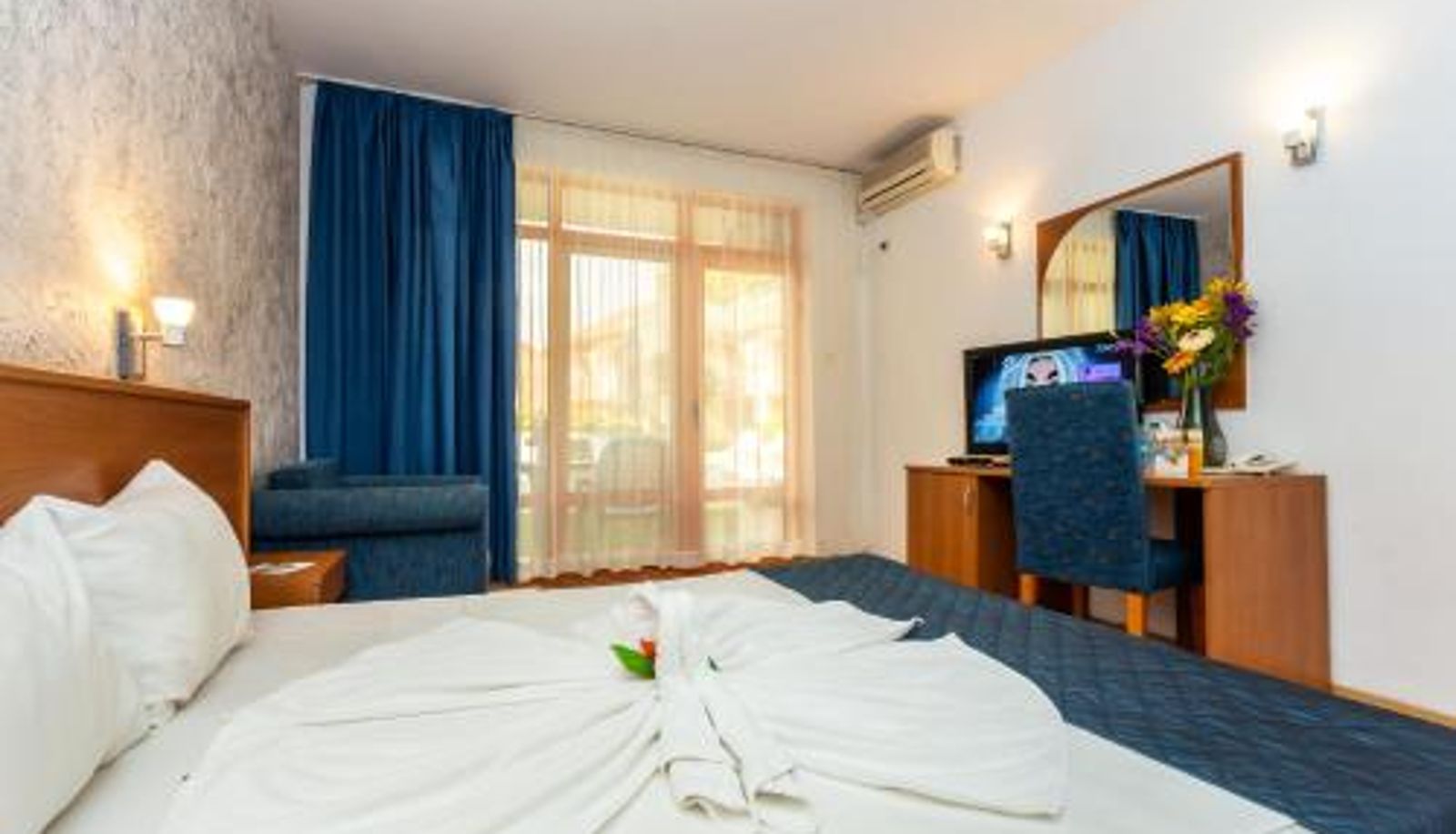 Dreibettzimmer - Complex Sunrise by HMG - All Inclusive