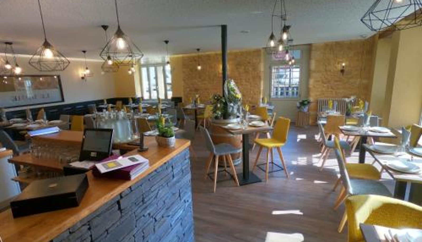 Breakfast room within the restaurant - Le Home