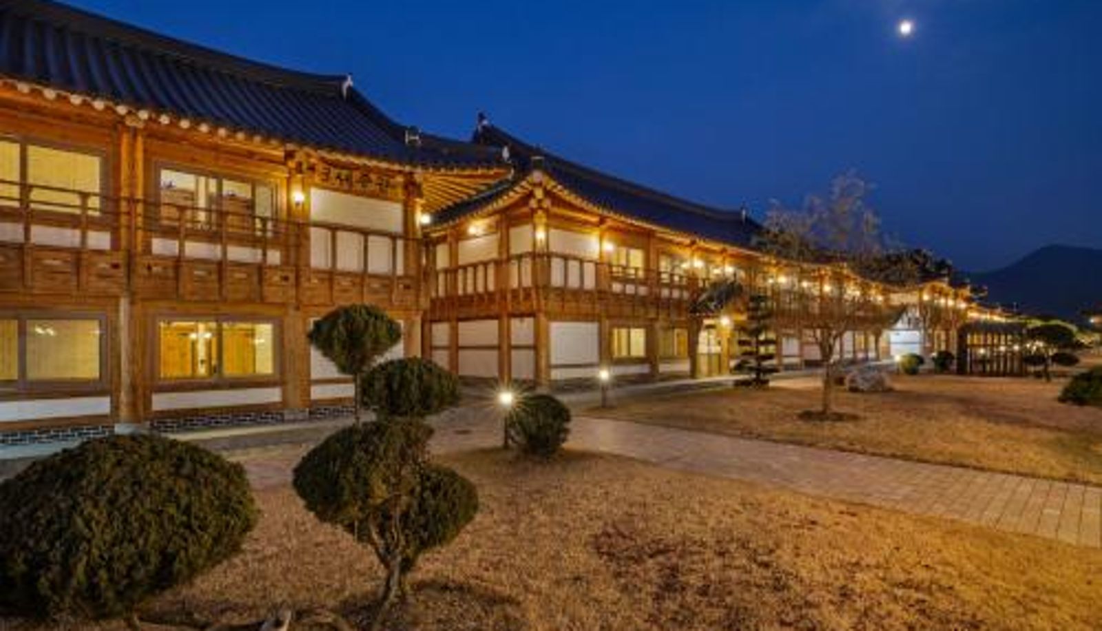 Información - Jeonju Wangyijimil Hanok Hotel