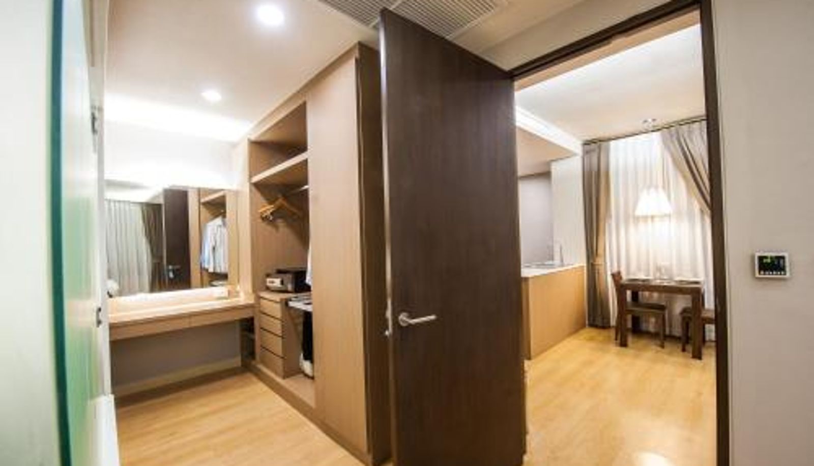 Info - Burgundy Residence 304