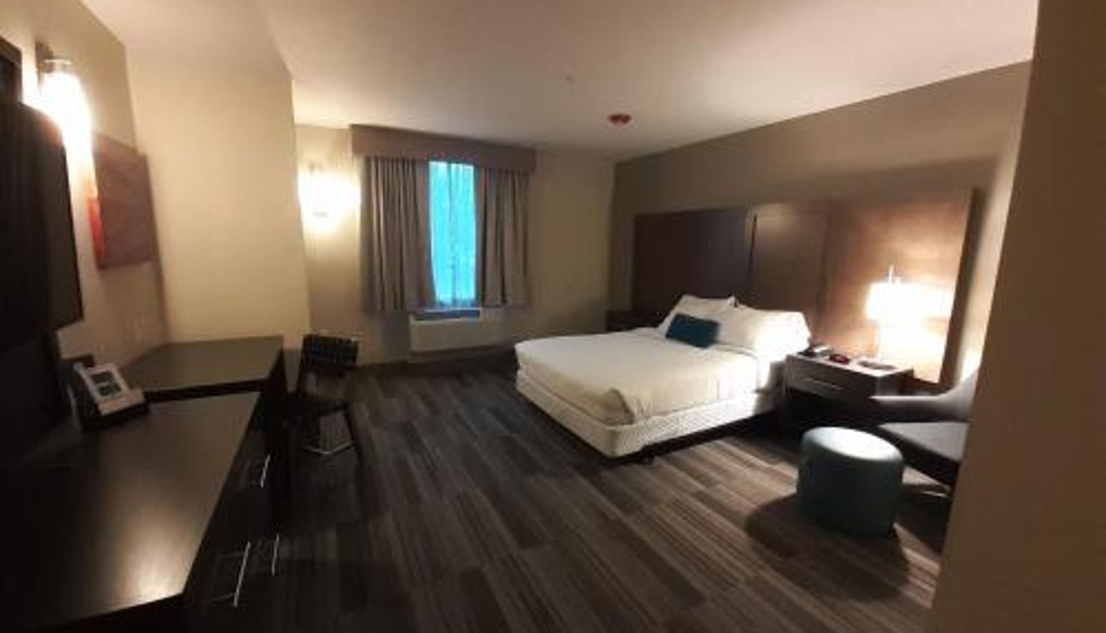 Room - Simple Suites Boise Airport