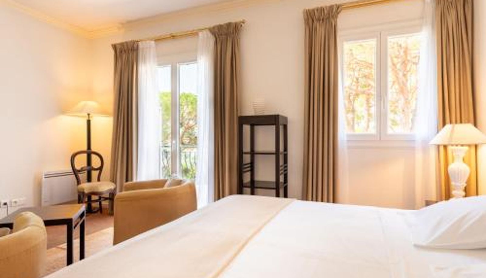 Room - Auberge du Rédier - Logis Hôtels