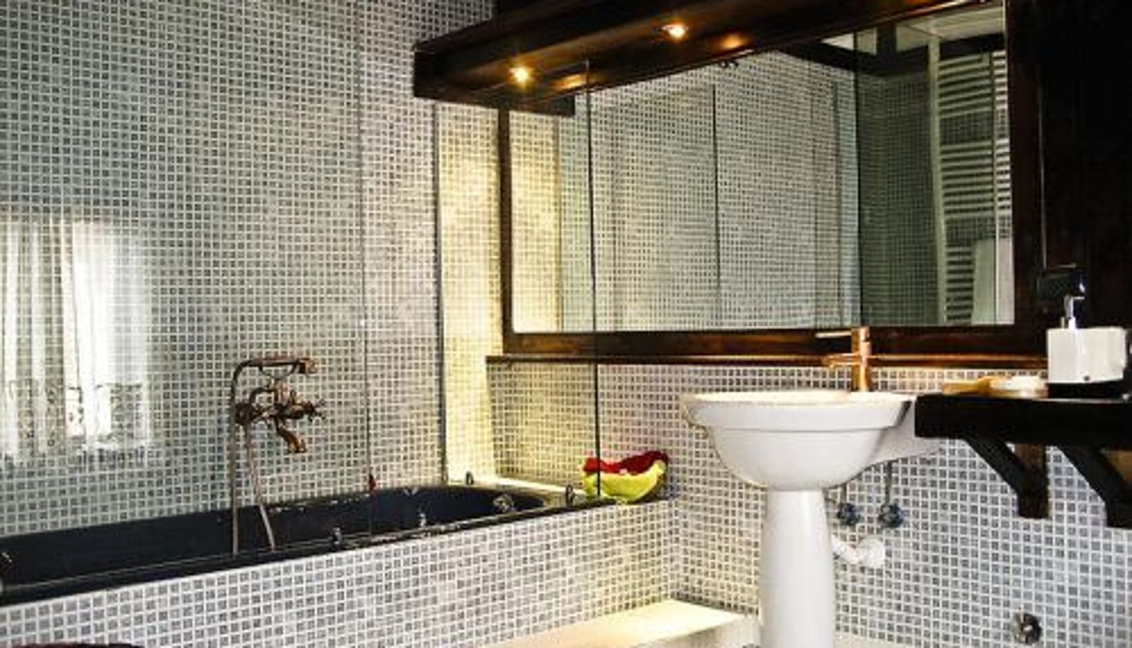 Badezimmer - Hotel Restaurant Bujtina e Gjelit