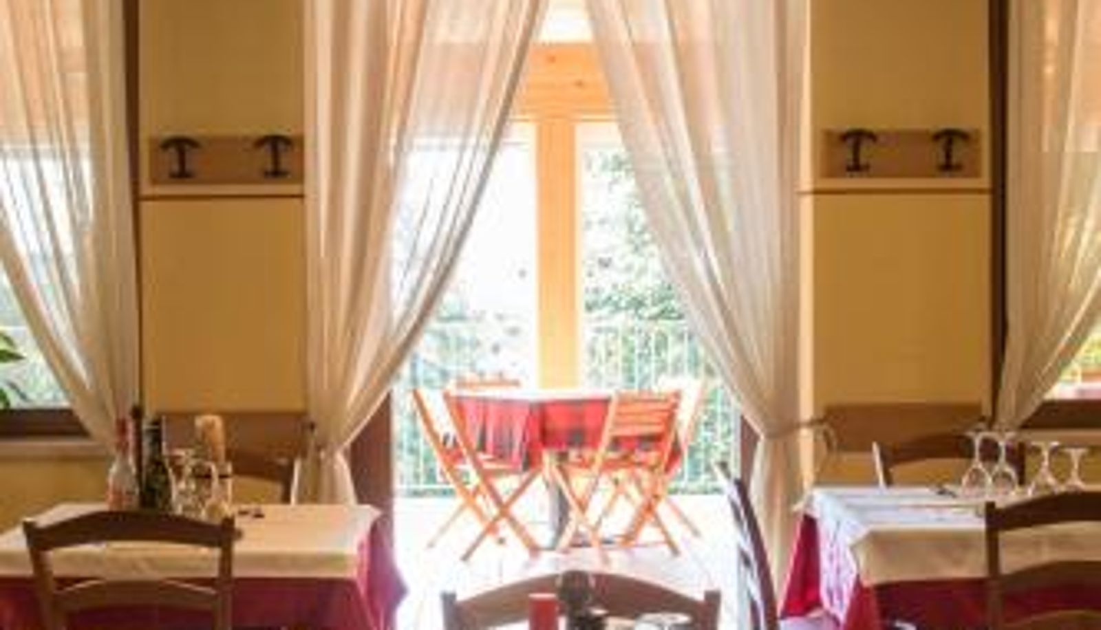 Frühstücksraum innerhalb des Restaurants - Hotel Frizzolan