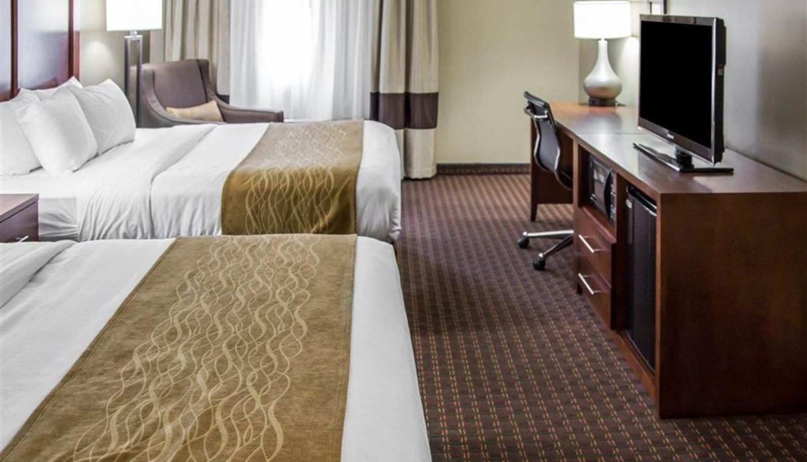 Zimmer - Comfort Inn & Suites Riverview near Davenport and I-80