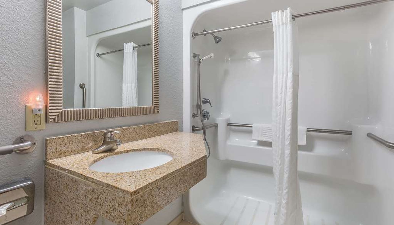 Camera - Comfort Inn Alton near I-255