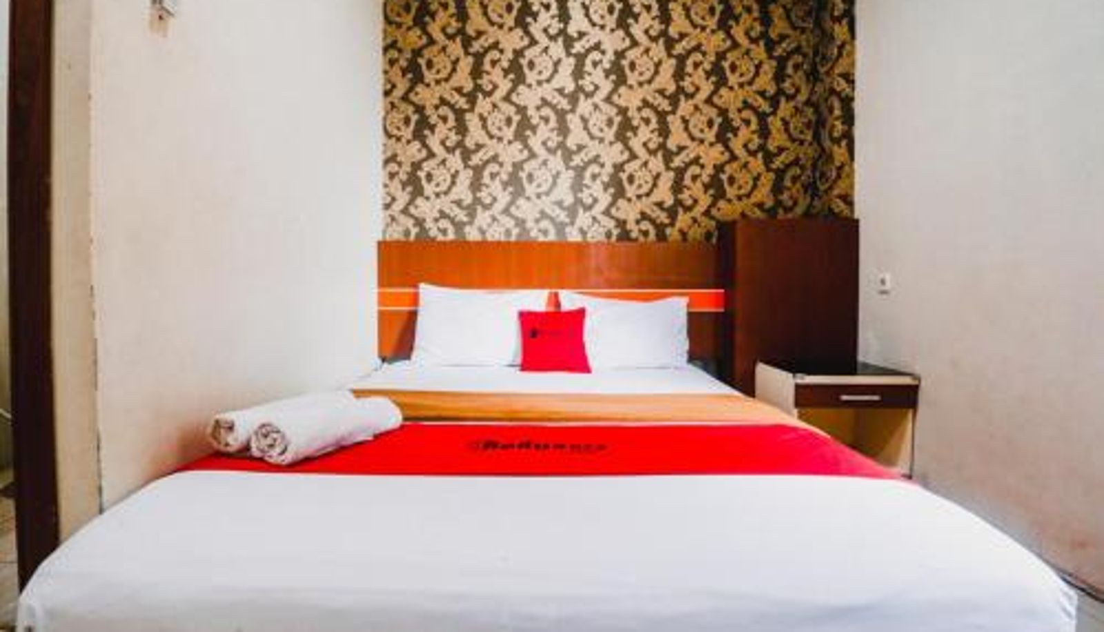 Camera - RedDoorz Plus at Grand City Inn Makassar
