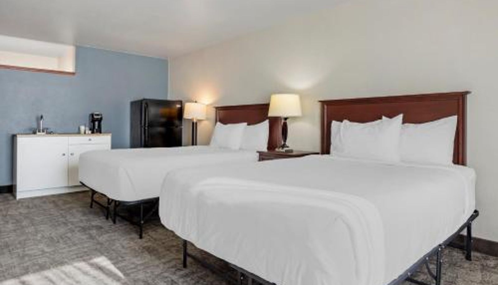 Room - Seaport Inn & Suites