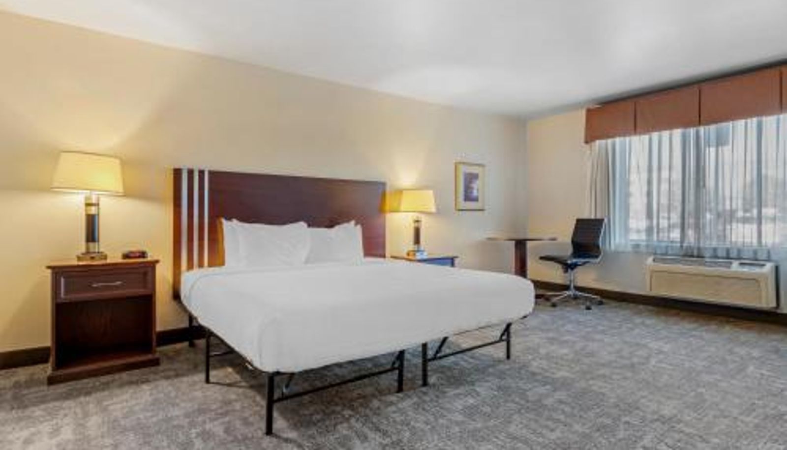 Room - Seaport Inn & Suites