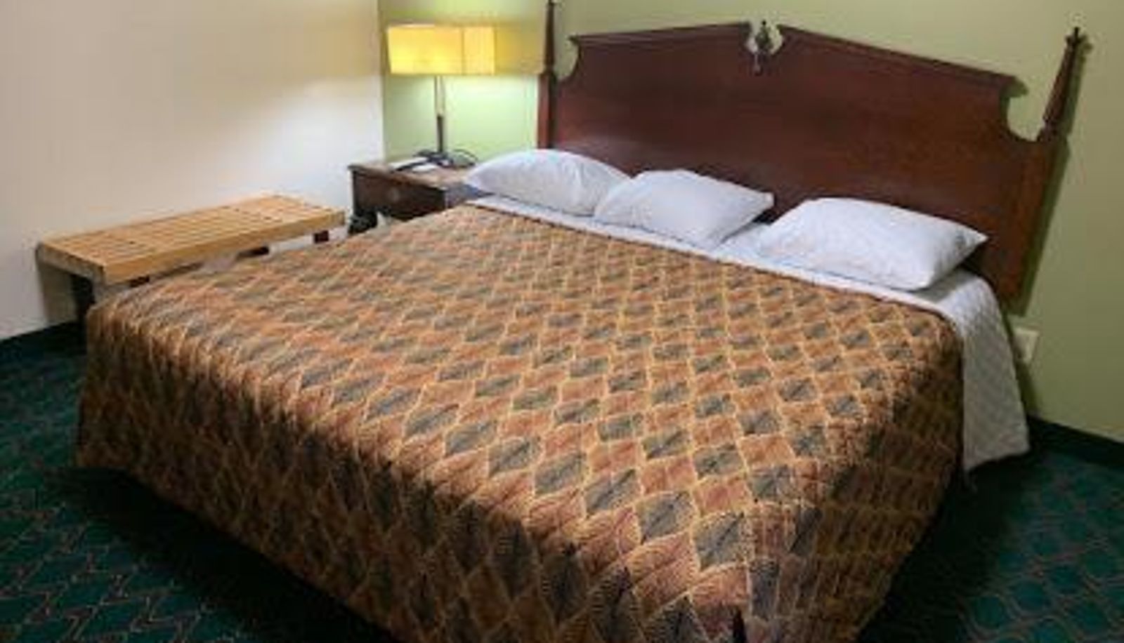 Camera standard - Bing's Motel