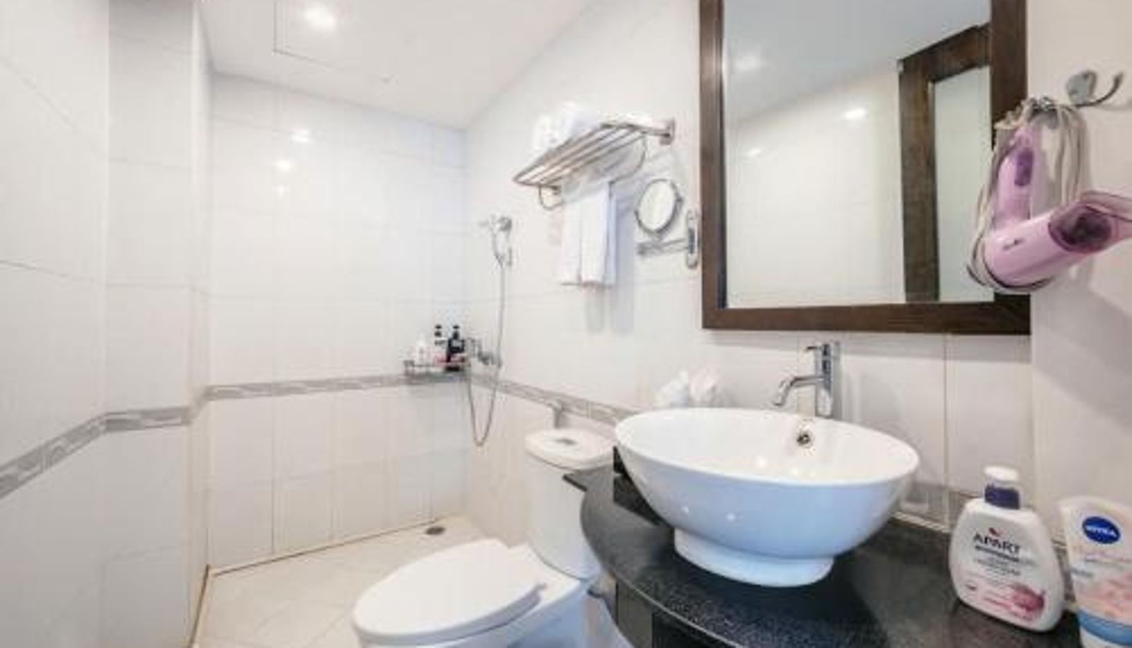Badezimmer - A25 Hotel - 28 Trần Quý Cáp