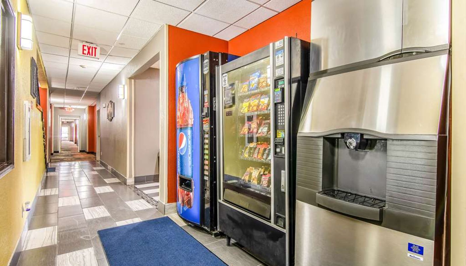 Interior view - Econo Lodge Topeka at Wanamaker