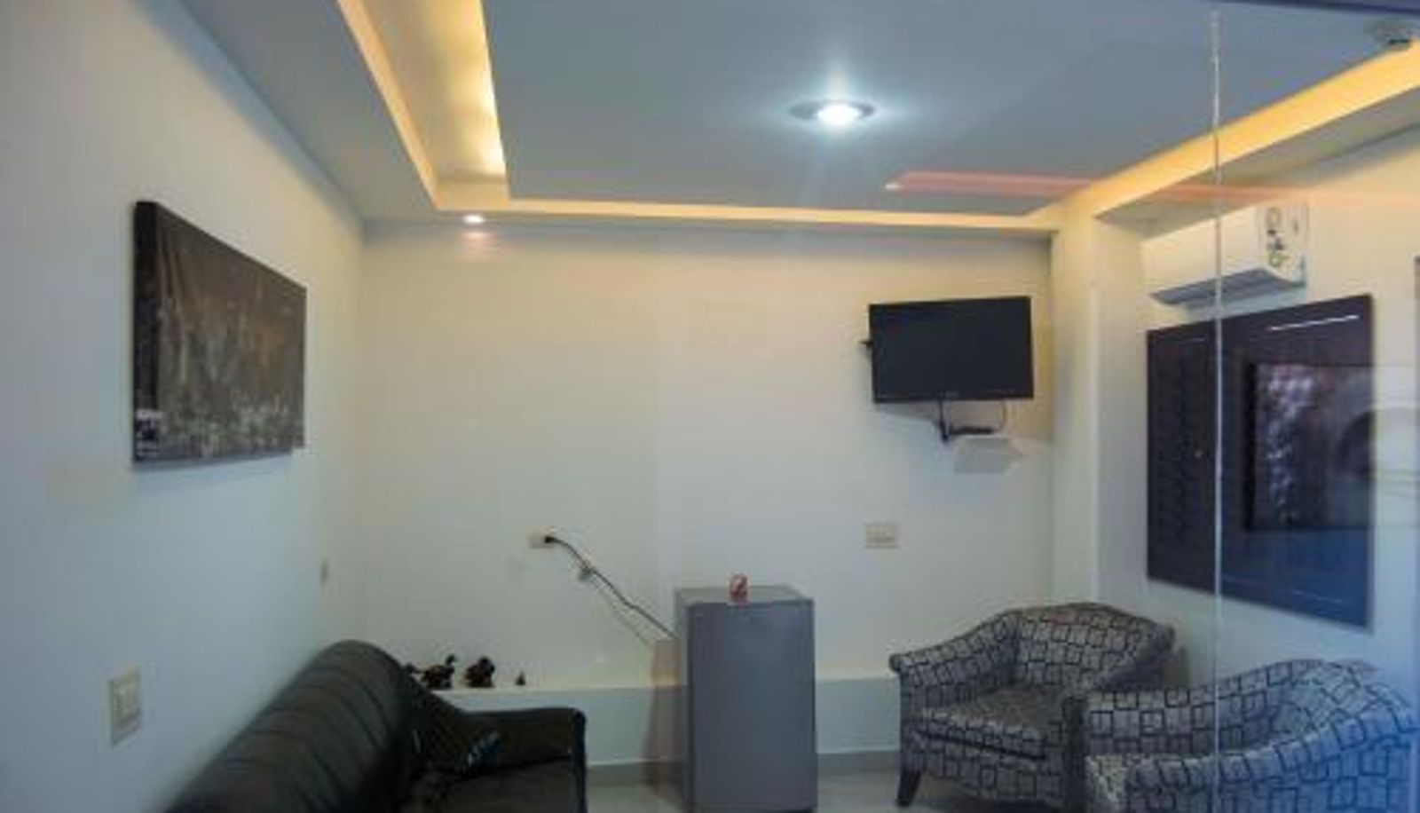Info - Hotel Onix Suites