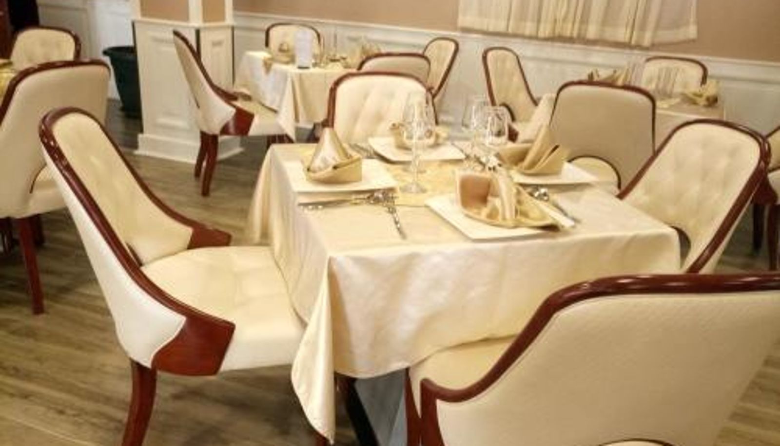 Salle de petit-déjeuner dans le restaurant - Sherar Addis Hotel