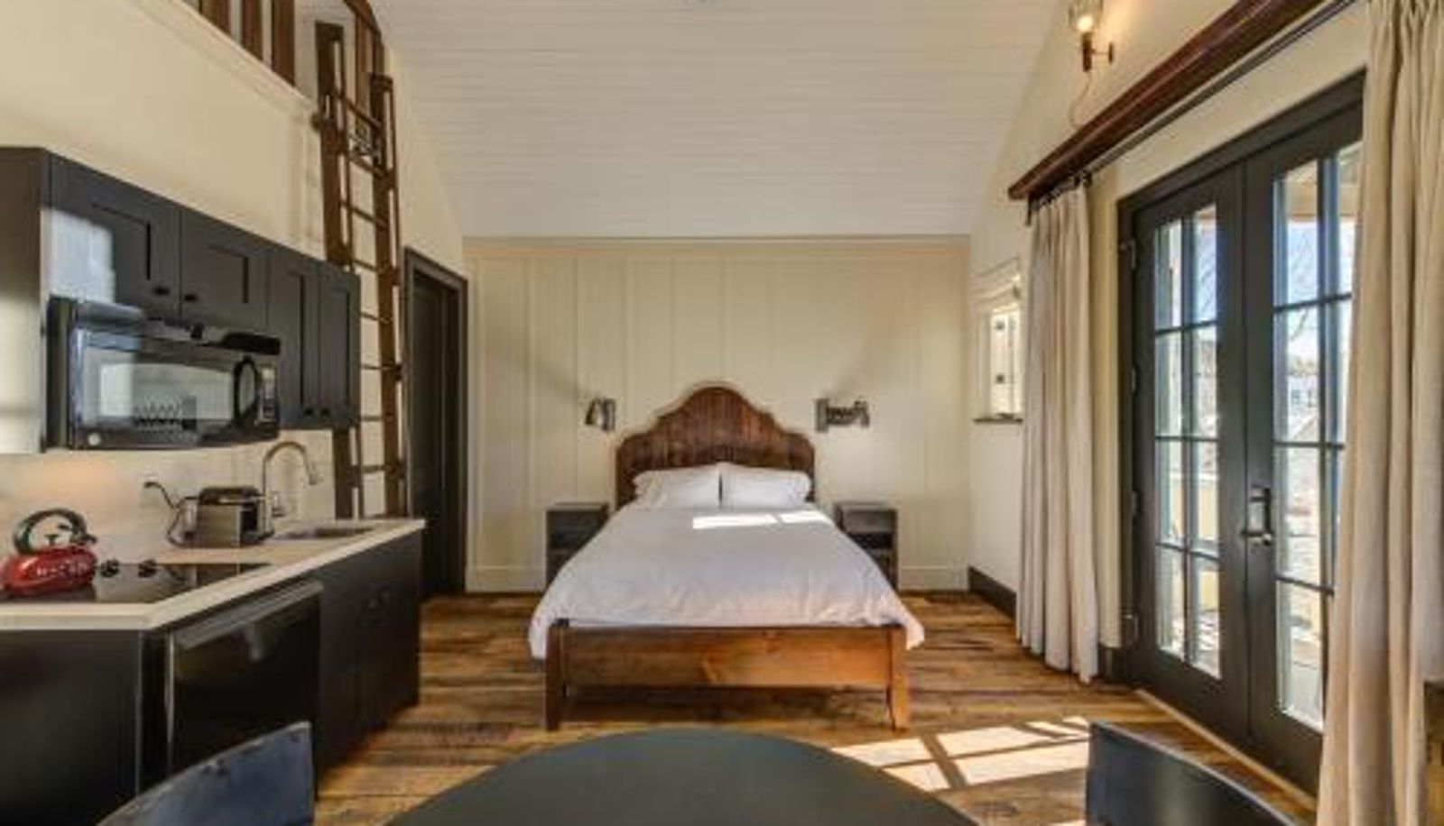 Camera - South Main Residences by Surf Hotel