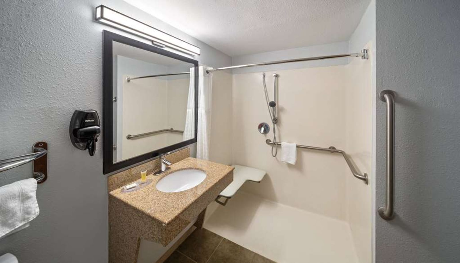 Zimmer - Super 8 by Wyndham Alexandria LA