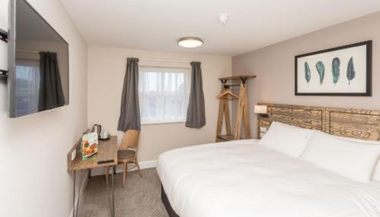Zimmer - Clacton On Sea by Marston's Inns  formerly Smugglers Cove The Aviator