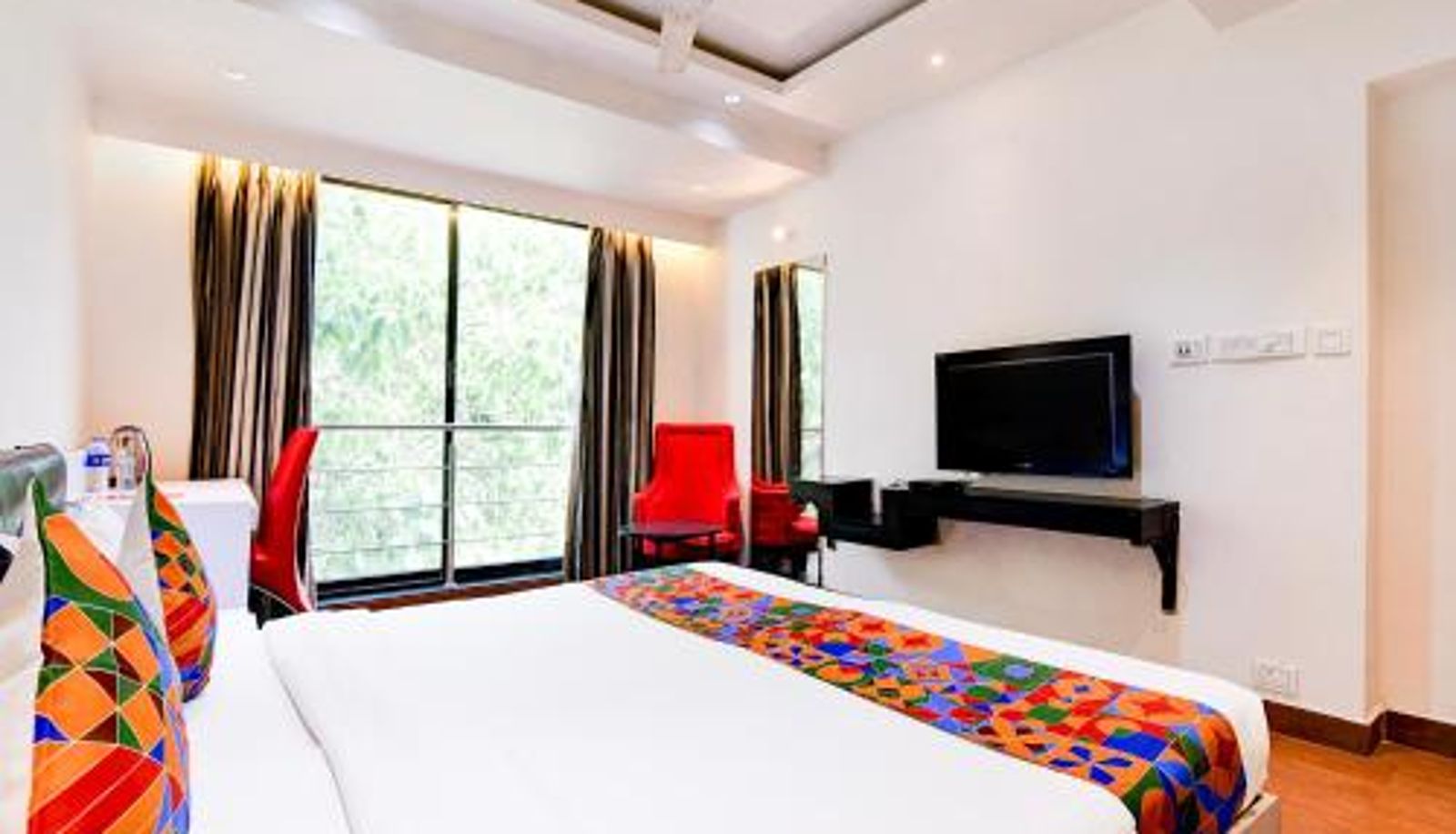 Info - FabHotel Ballygunge Luxury - Behind Punjab Club