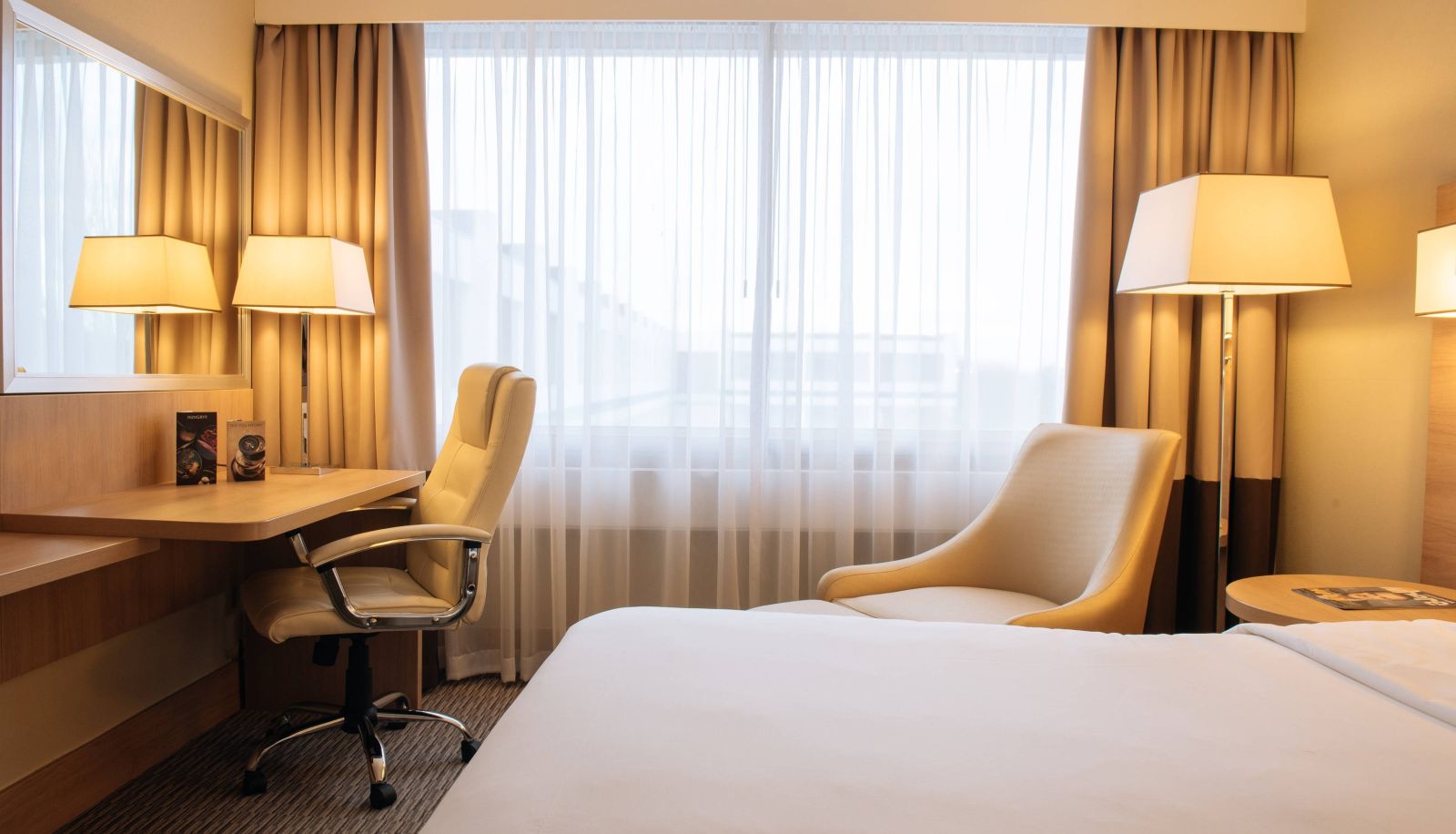 Camera - Renaissance London Heathrow Hotel