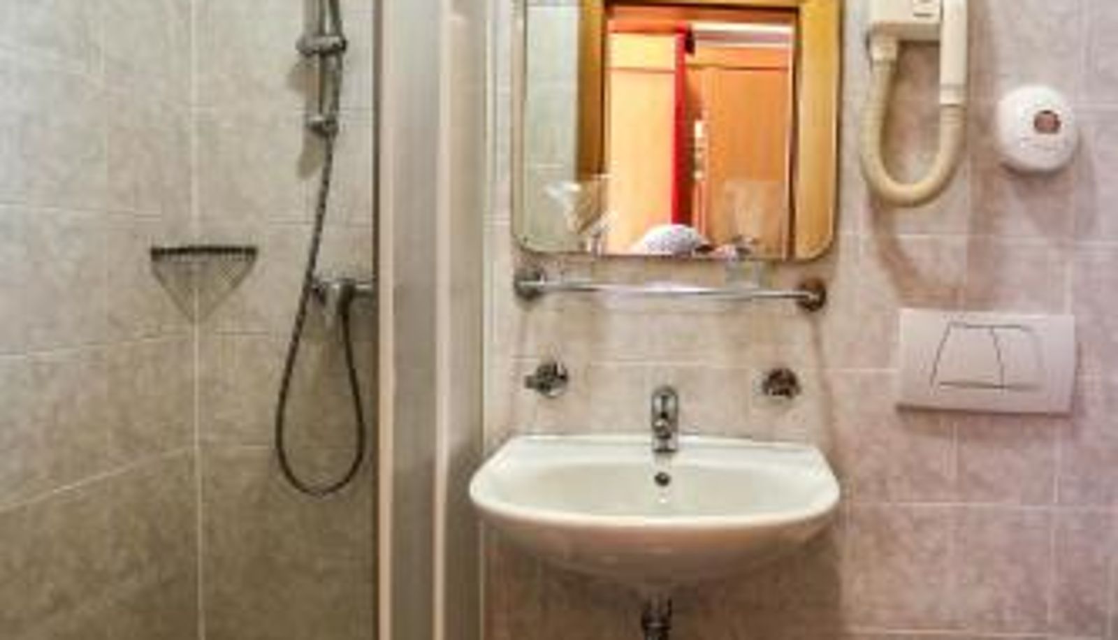 Badezimmer - Hotel Dražica - Hotel Resort Dražica