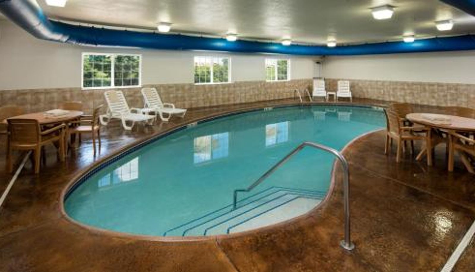 Piscina - Irish Cottage Inn & Suites