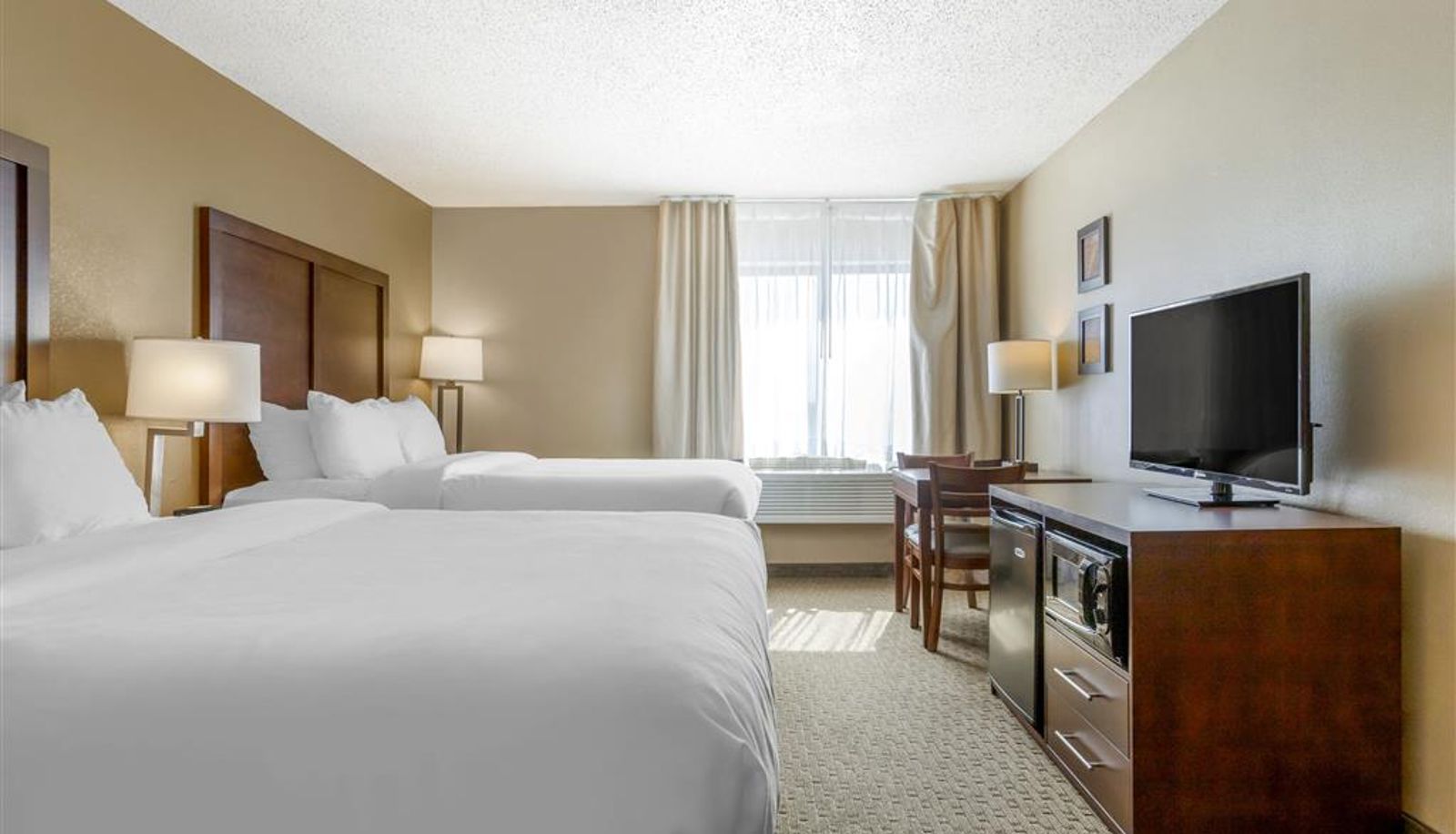 Zimmer - Comfort Inn Sault Ste. Marie MI