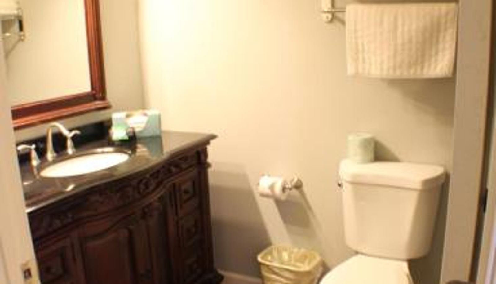 Badezimmer - The Dahlonega Square Hotel