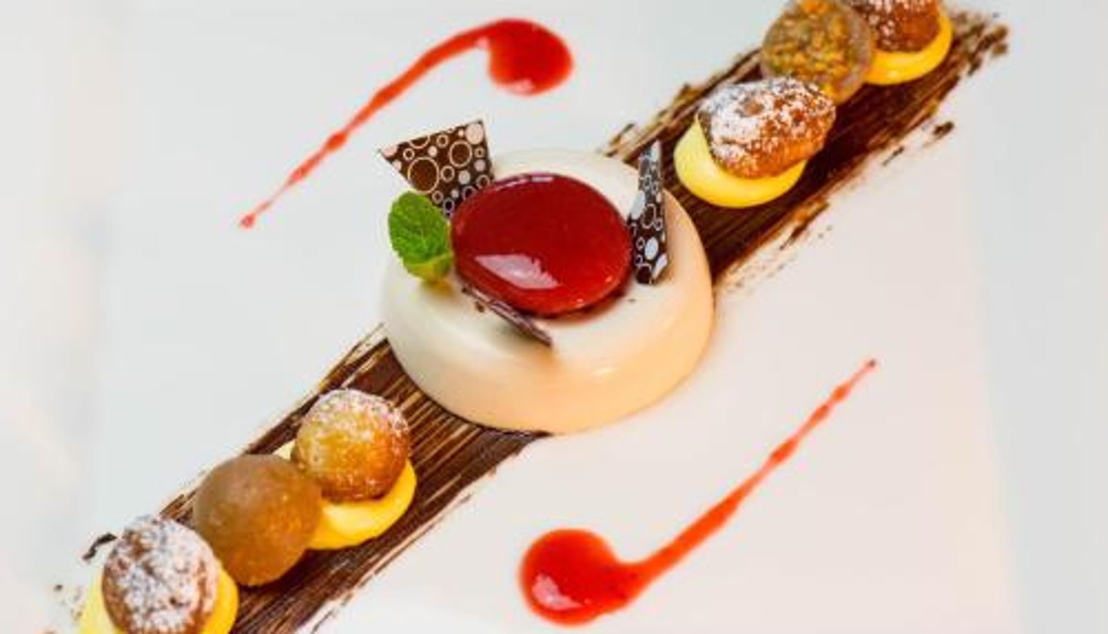 Frühstücksraum innerhalb des Restaurants - Hotel Eira