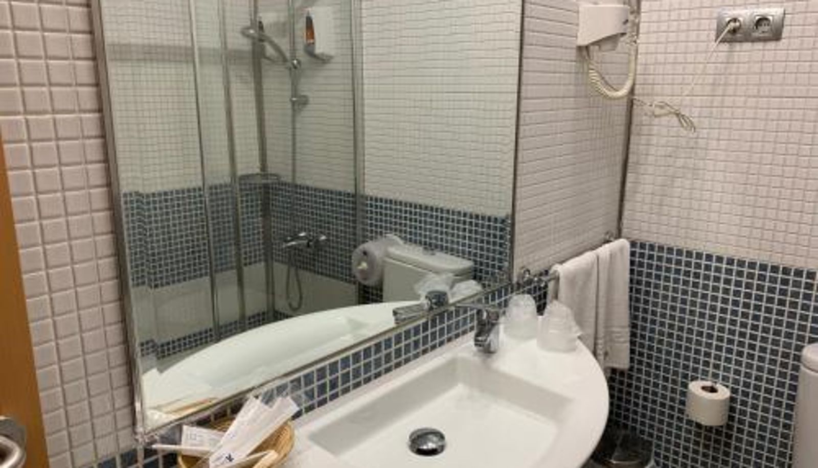 Badezimmer - Hotel Castillo El Burgo