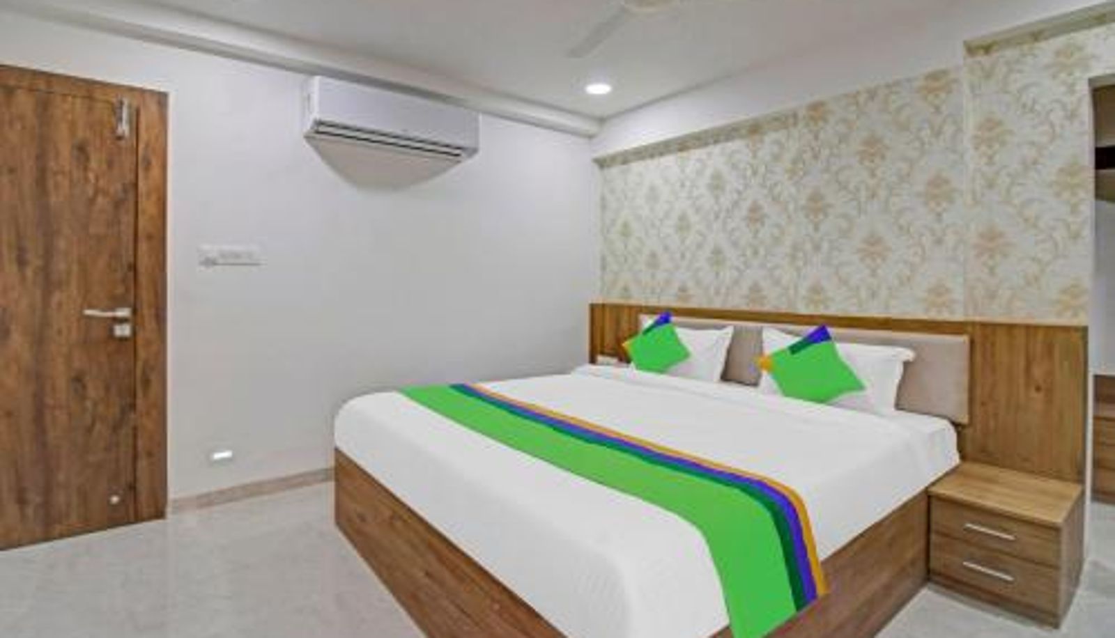 Room - Treebo Chandraprasth Residency