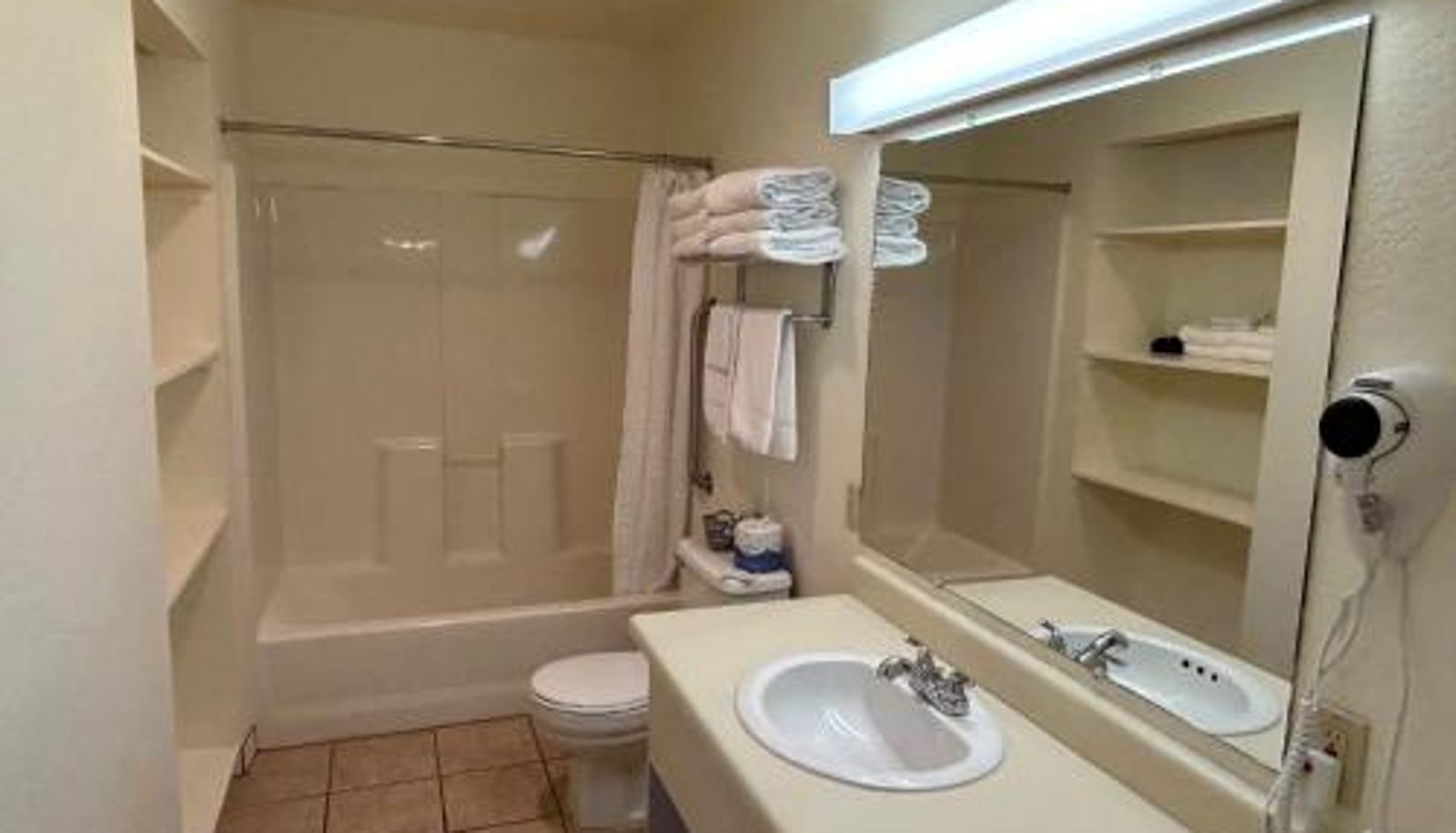 Camera standard - Bayview Inn