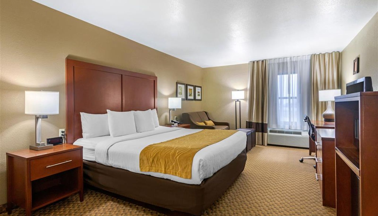 Room - Comfort Inn & Suites Springfield I-44