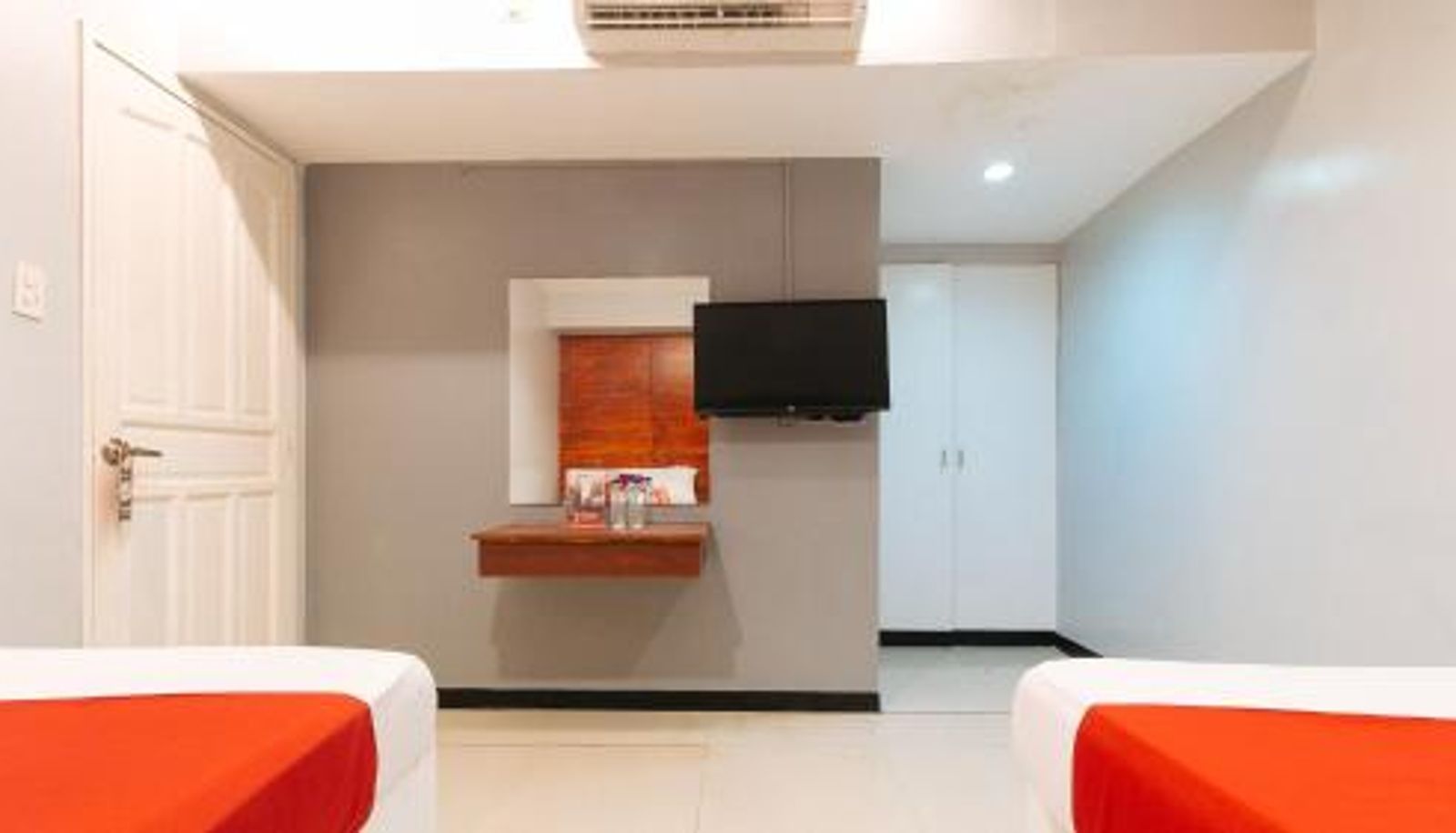 Chambre Familiale - RedDoorz near Bambang Station