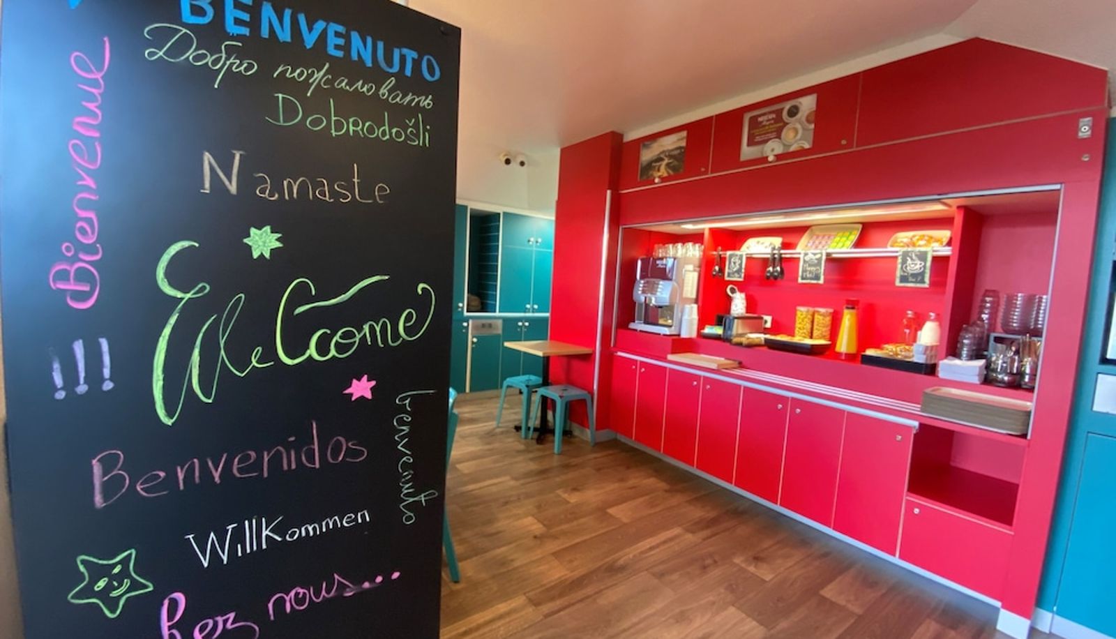 Hall - hotelF1 Laval
