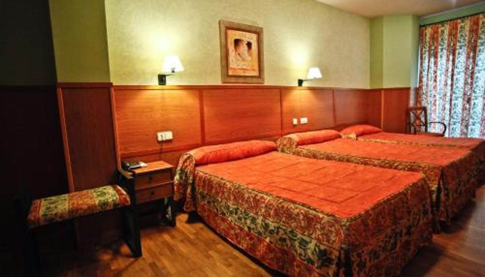 Pokój trzyosobowy - Hotel Pio XII Jumilla